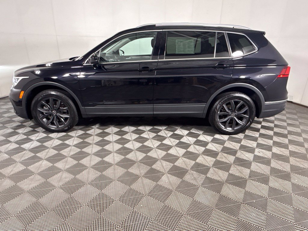 Used 2023 Volkswagen Tiguan SE AWD/4WD image 6