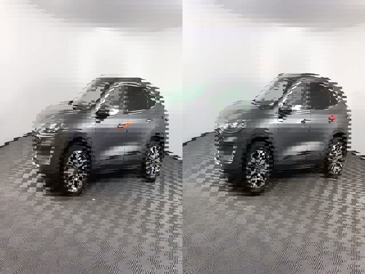 Used 2021 Ford Escape Titanium image 5