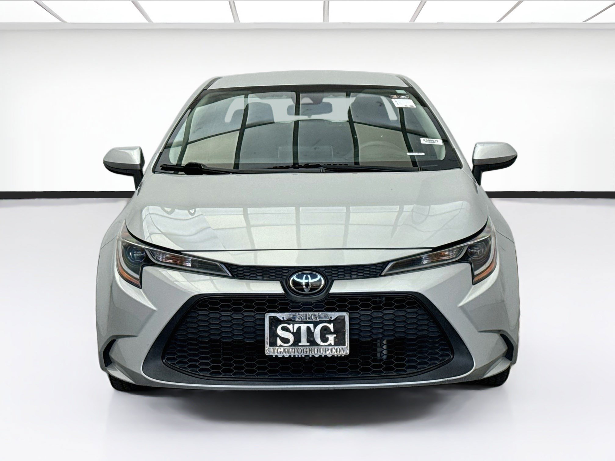 Used 2021 Toyota Corolla LE w/ Carpet Mat Package (TMS) FWD image 2