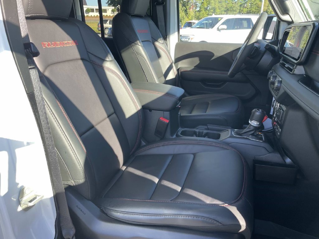 Used 2024 Jeep Wrangler Unlimited Rubicon AWD/4WD image 32