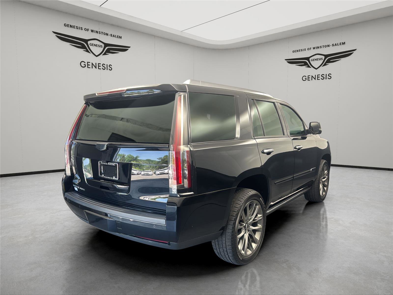 Used 2020 Cadillac Escalade Platinum w/ Escalade Sport Edition AWD/4WD image 5