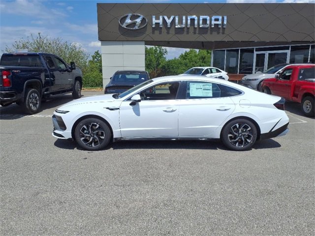 New 2025 Hyundai Sonata SEL image 4