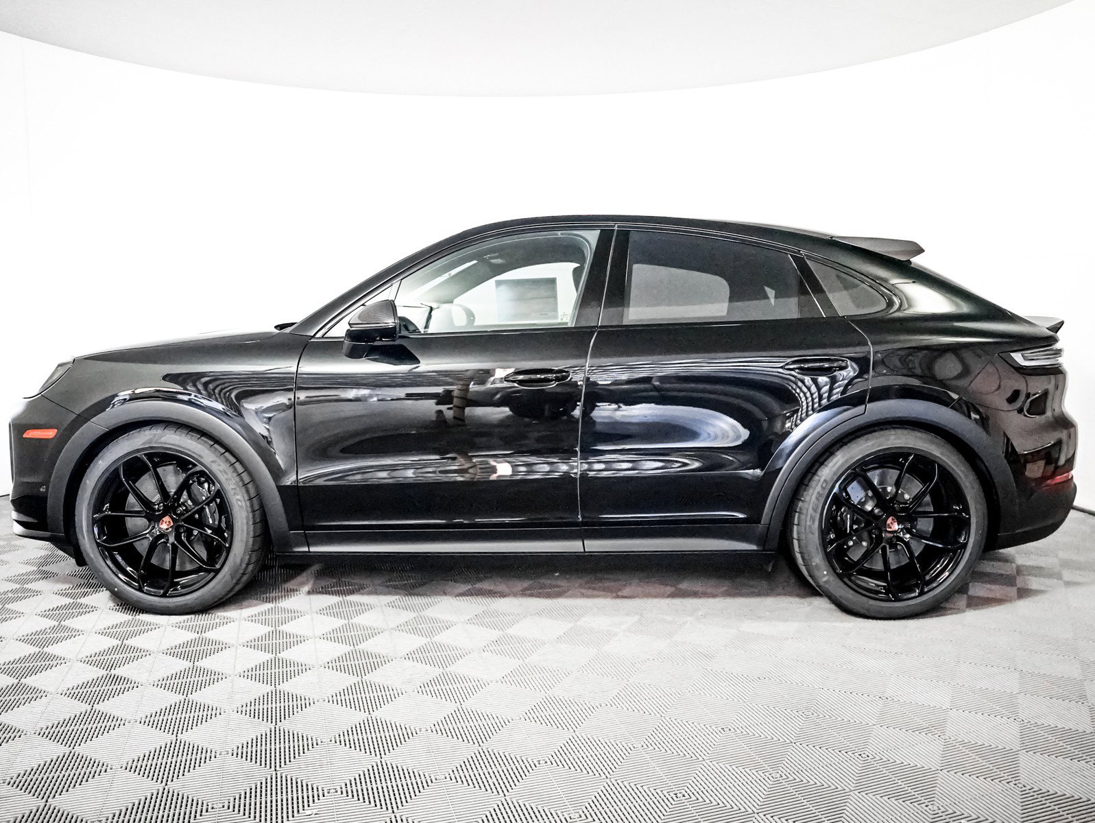 New 2026 Porsche Cayenne Turbo GT image 2