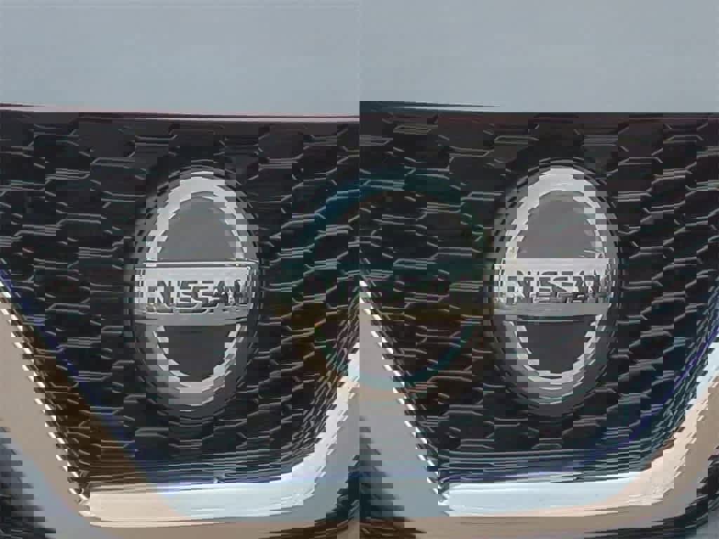 Used 2022 Nissan Rogue Sport SV w/ Technology Package image 11