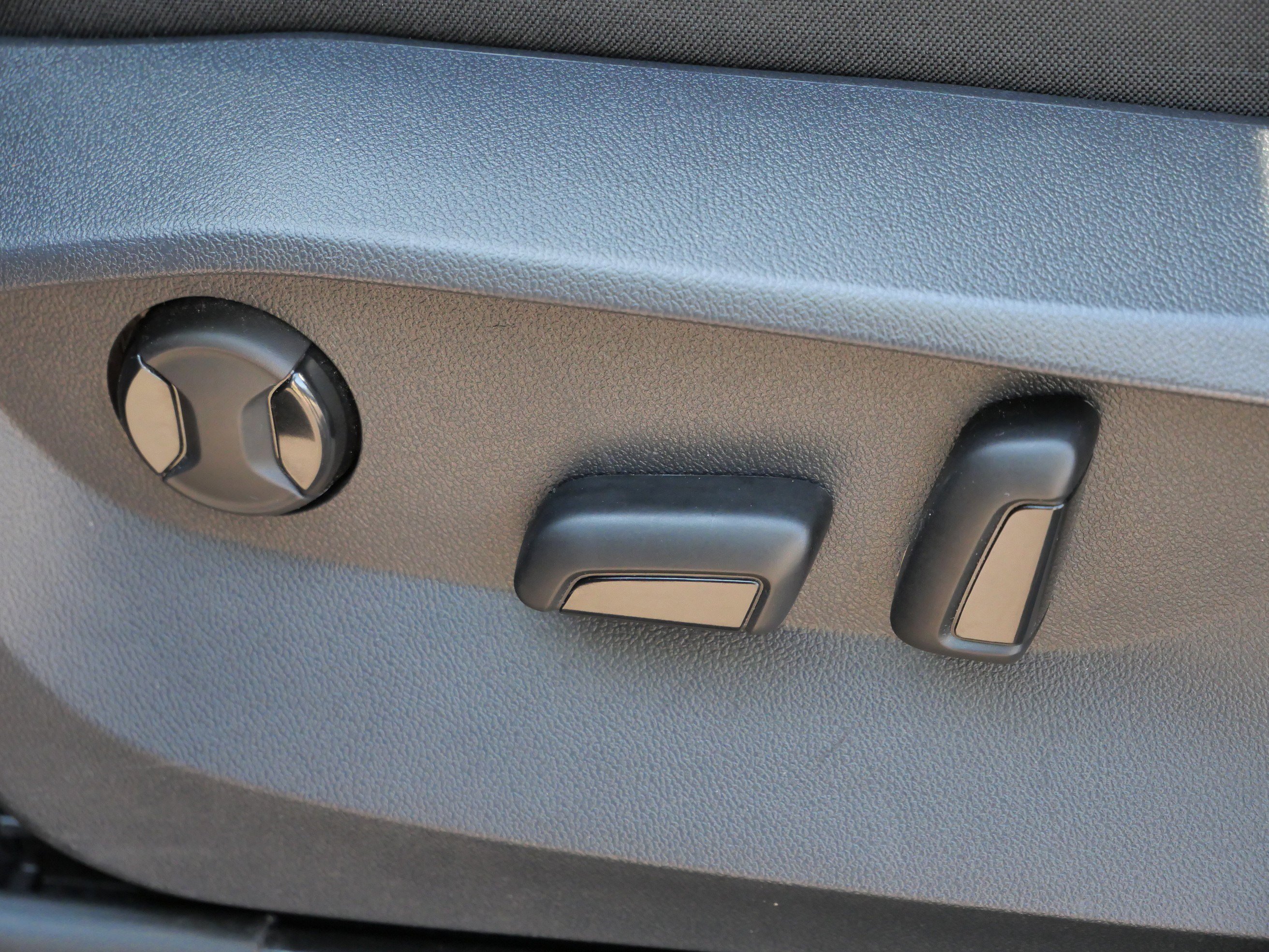 Certified 2024 Volkswagen Tiguan SE image 20