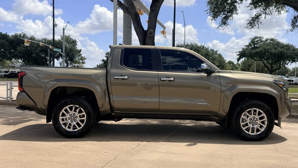 Used 2025 Toyota Tacoma Limited AWD/4WD image 6