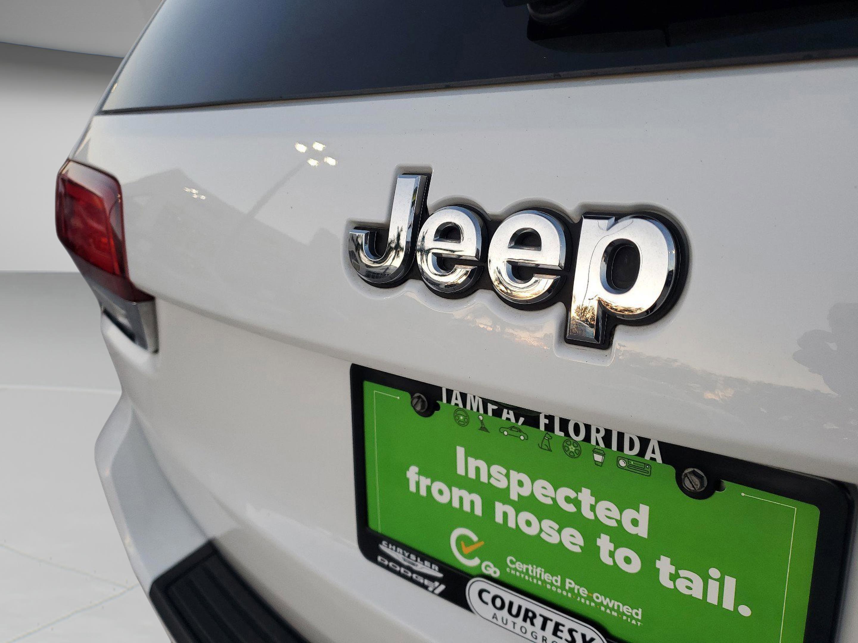 Certified 2022 Jeep Grand Cherokee Laredo E image 7