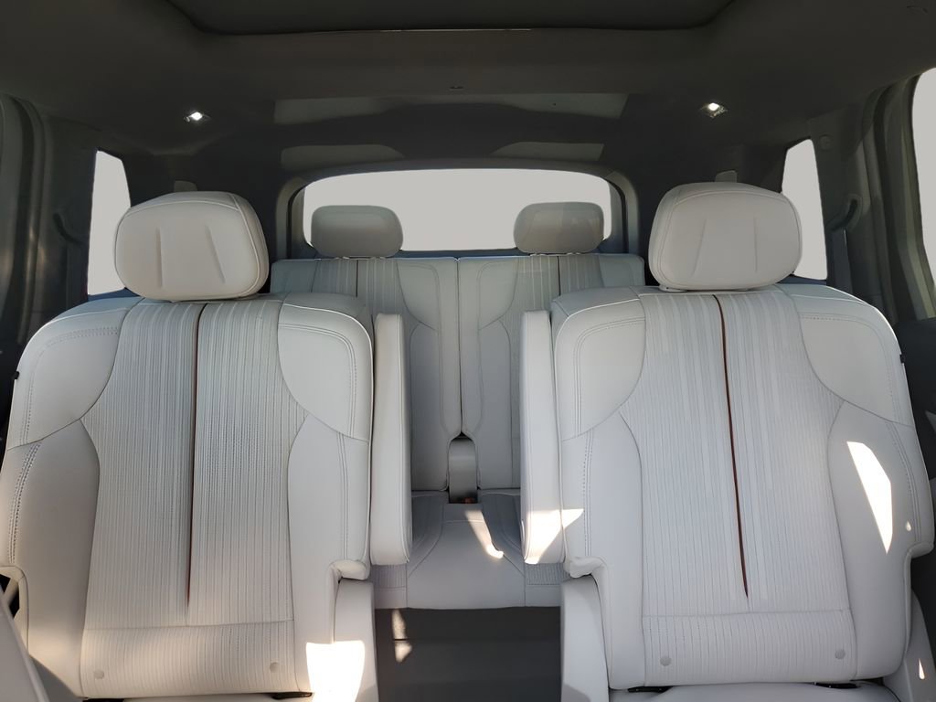 New 2026 Cadillac Vistiq Sport w/ LPO, Floor Liner Package image 43