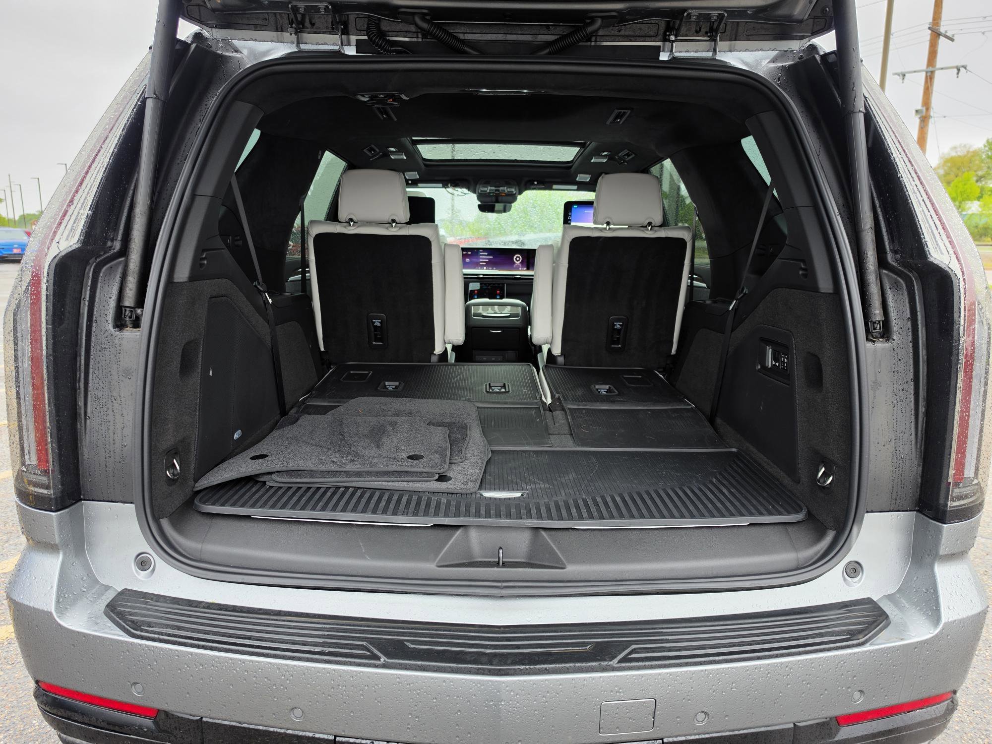 Used 2026 Cadillac Escalade Platinum Sport w/ LPO, ONYX Package AWD/4WD image 19