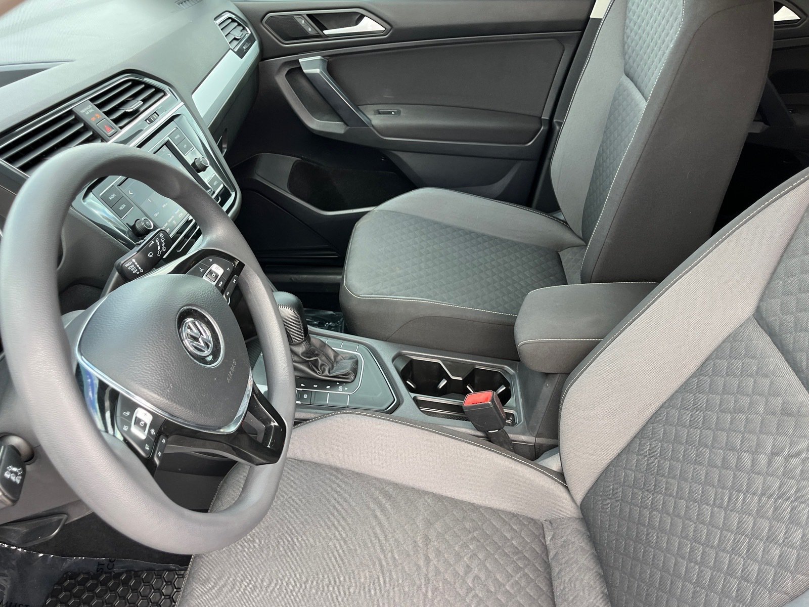 Used 2021 Volkswagen Tiguan S FWD image 17