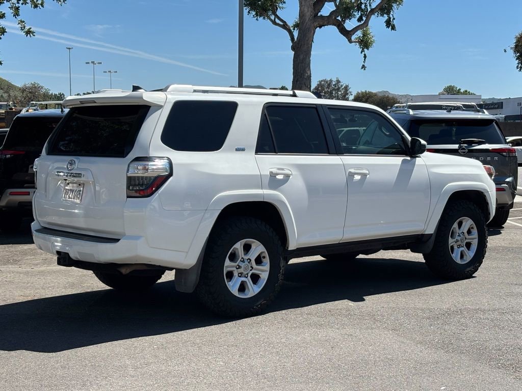 Used 2016 Toyota 4Runner SR5 image 3