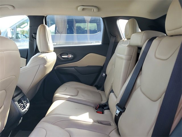 Used 2016 Jeep Cherokee Limited image 14