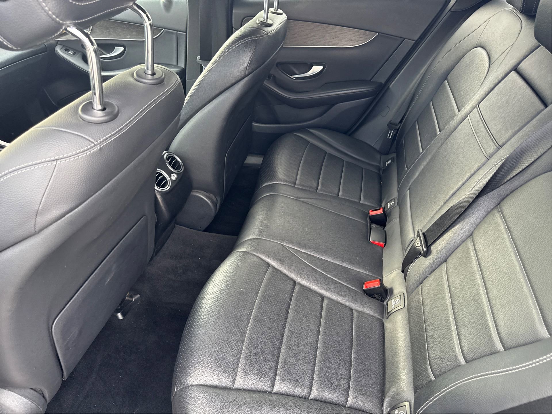 Used 2020 Mercedes-Benz GLC 300 4MATIC image 12