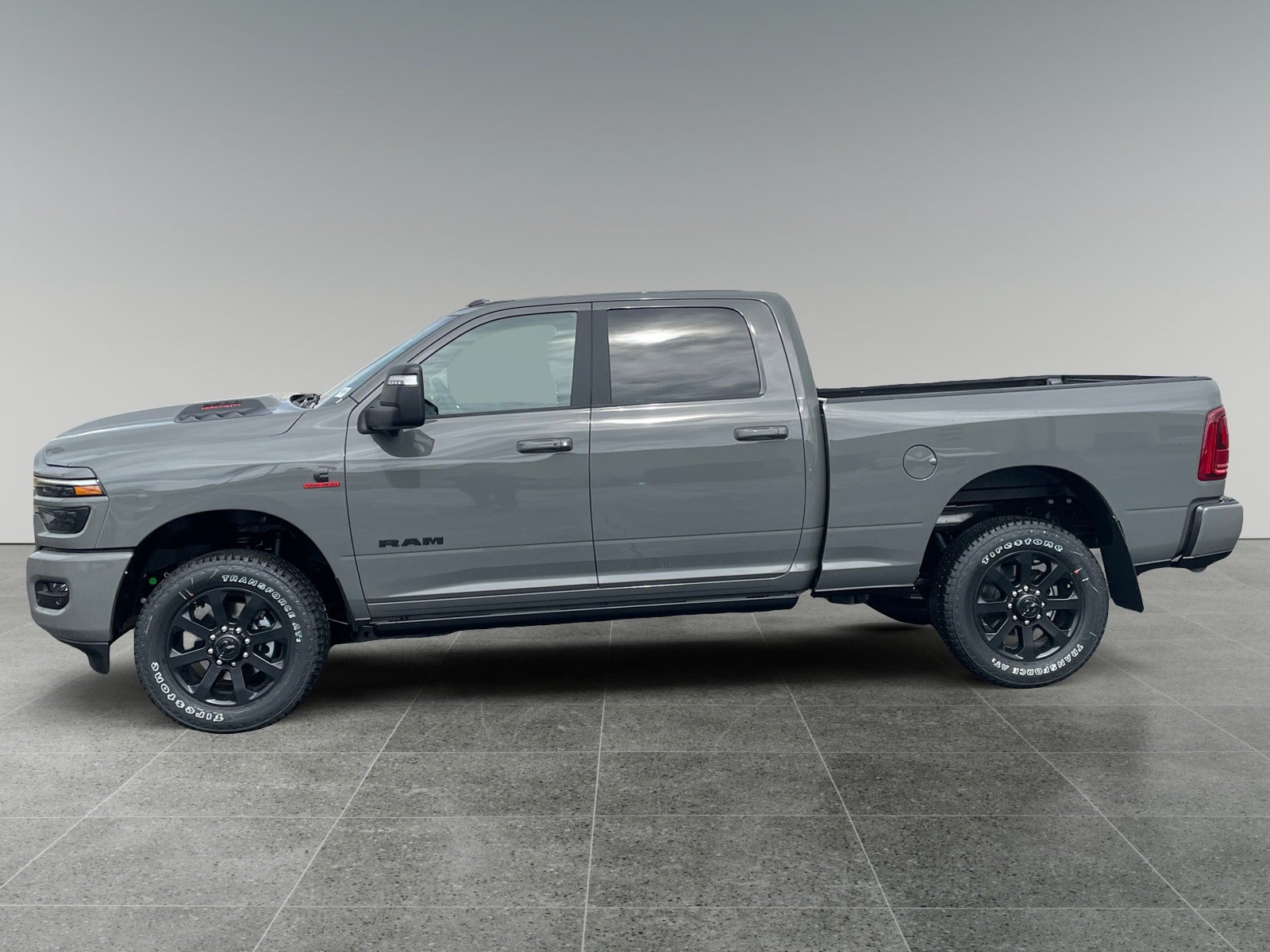 New 2026 RAM 2500 Laramie AWD/4WD image 2