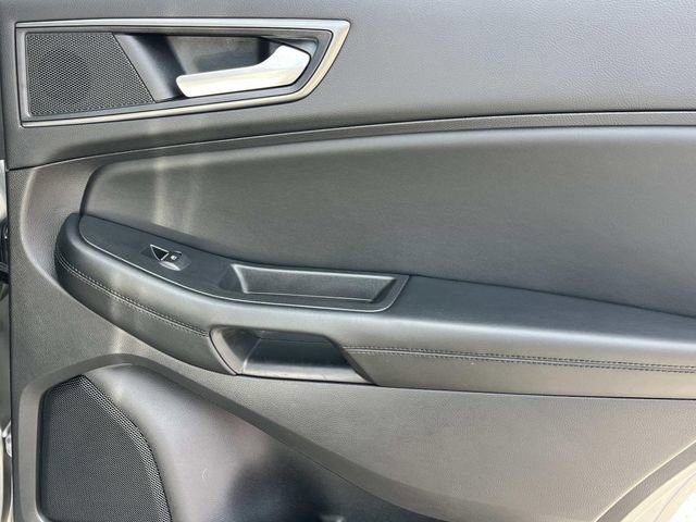 Used 2022 Ford Edge SE w/ Black Appearance Package image 21