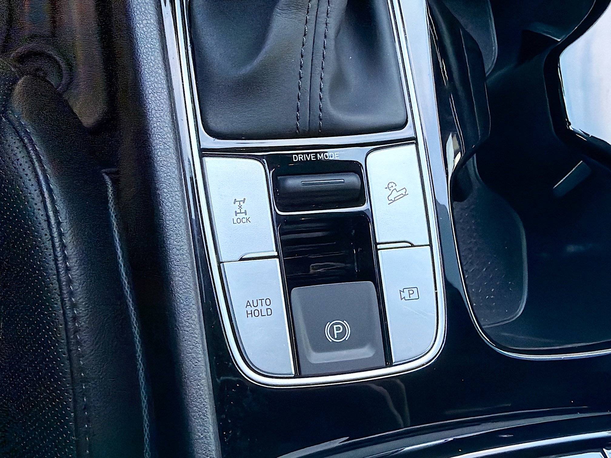 Used 2024 Hyundai Santa Cruz Limited image 30