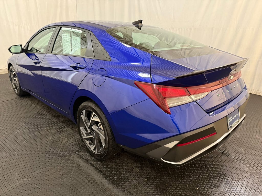 Certified 2025 Hyundai Elantra Sport image 8