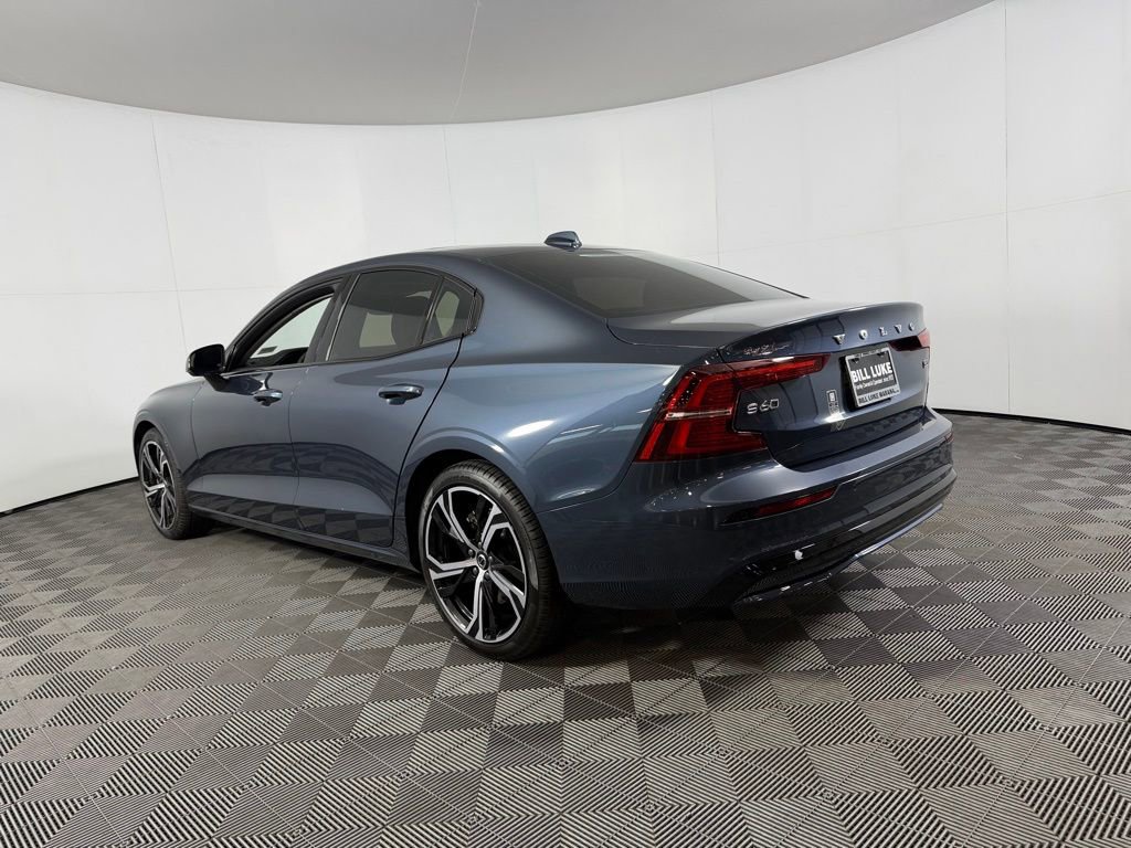 Used 2025 Volvo S60 B5 Core image 10