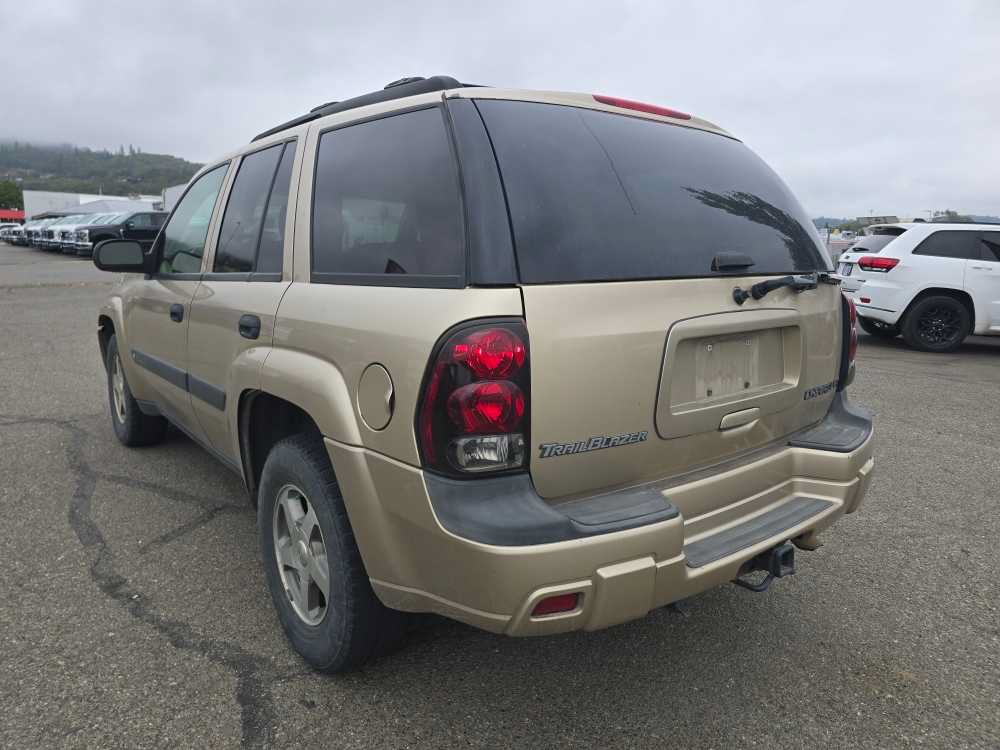Used 2004 Chevrolet TrailBlazer LS w/ LS Preferred Equipment Group AWD/4WD image 2
