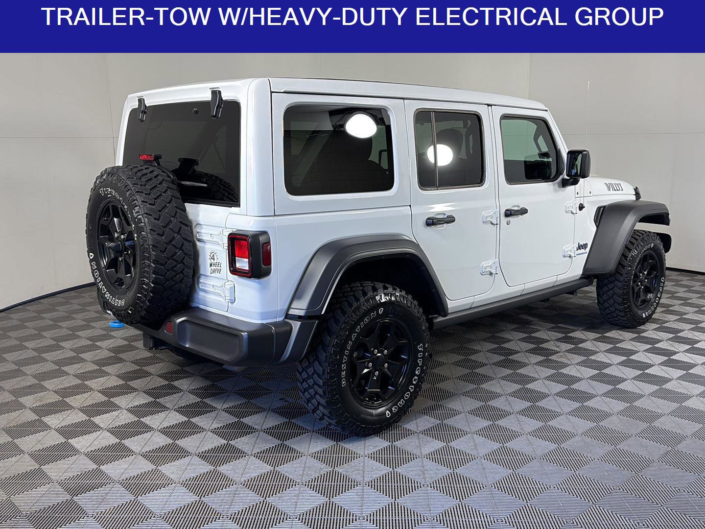 Used 2023 Jeep Wrangler Unlimited w/ Sun & Screen Package image 5