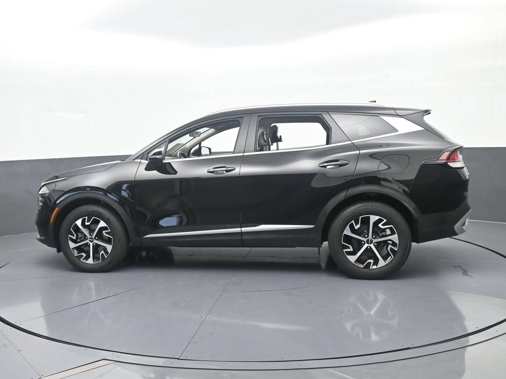 Used 2024 Kia Sportage EX AWD/4WD image 3