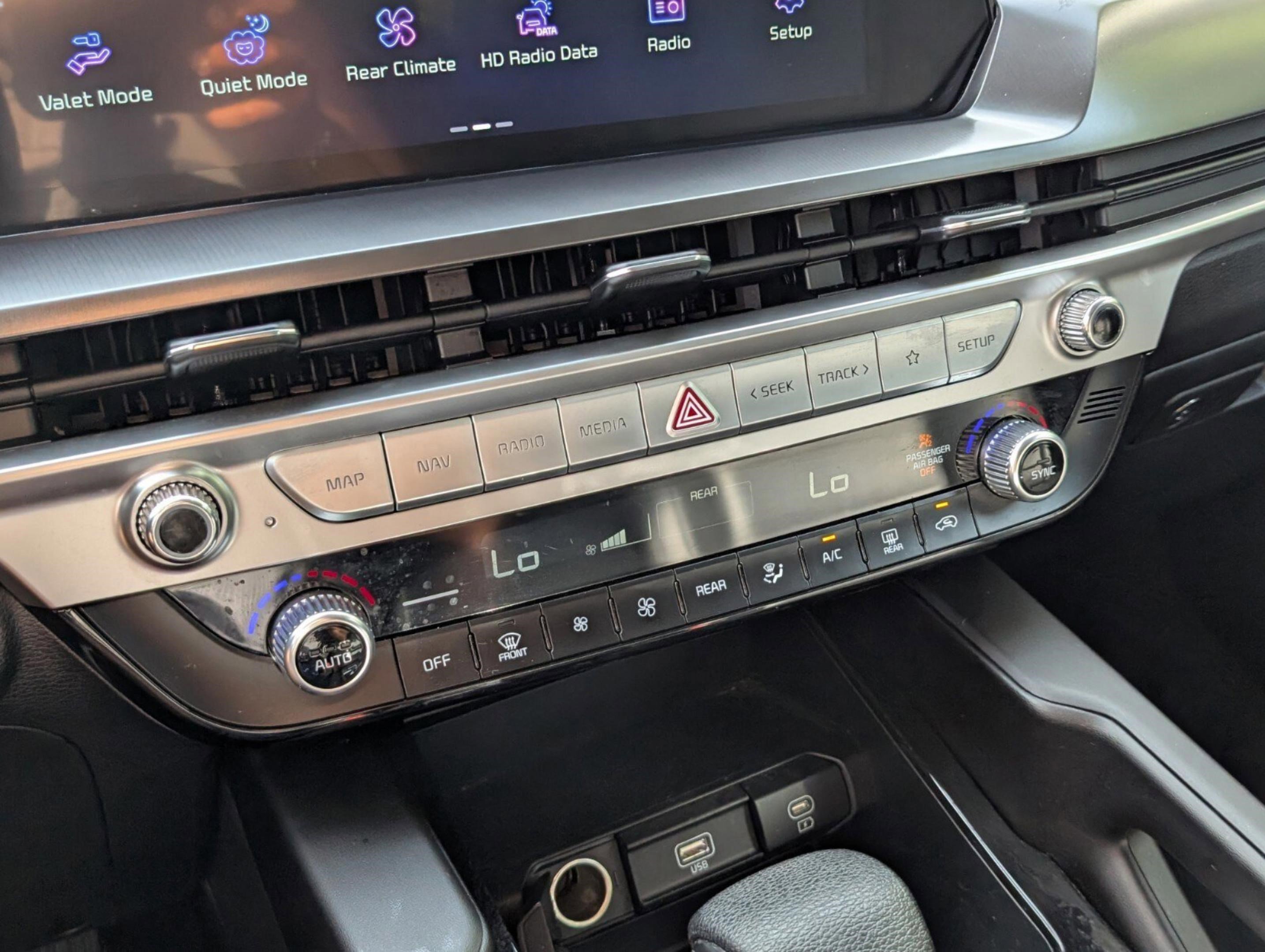 Certified 2024 Kia Telluride LX image 38