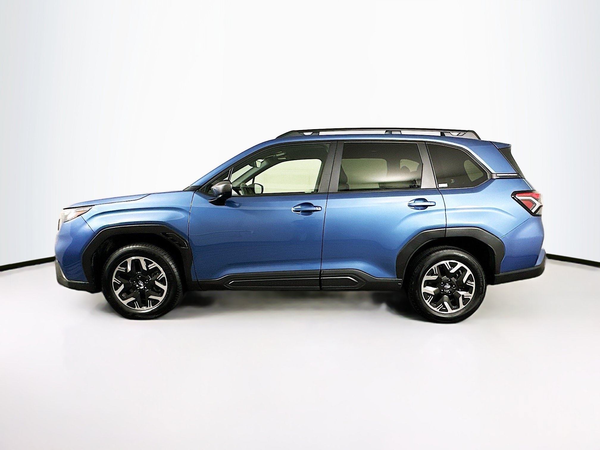 Used 2025 Subaru Forester Premium AWD/4WD image 4