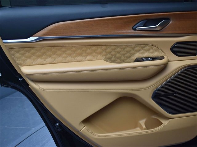 Used 2023 Jeep Grand Cherokee L Summit image 16