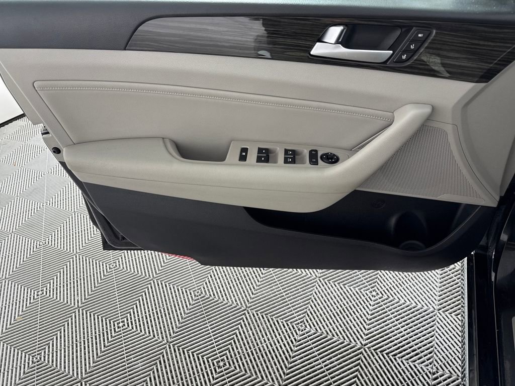 Used 2016 Hyundai Sonata Limited image 10