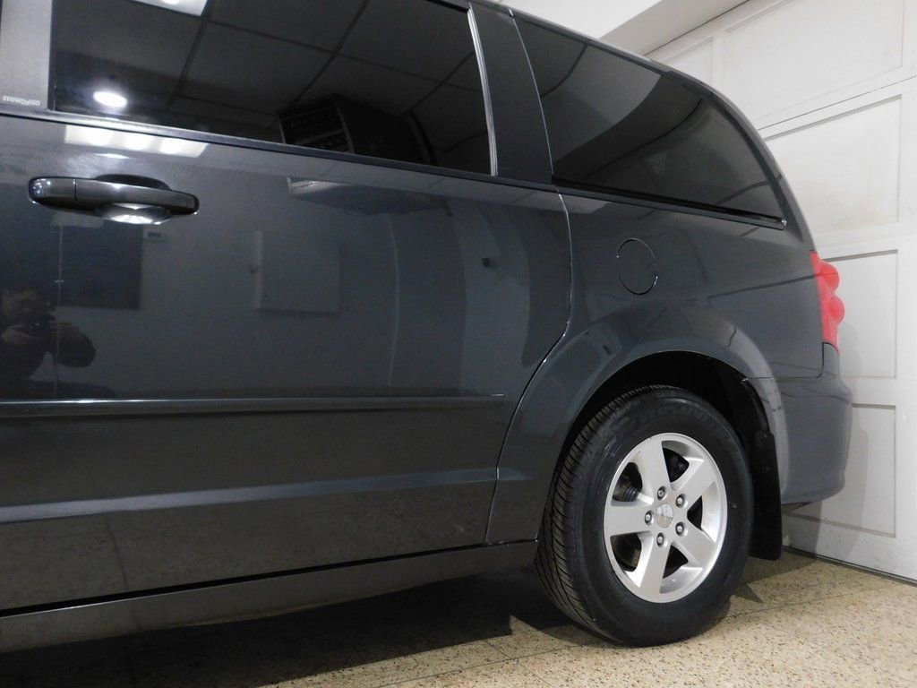 Used 2011 Dodge Grand Caravan SXT image 21