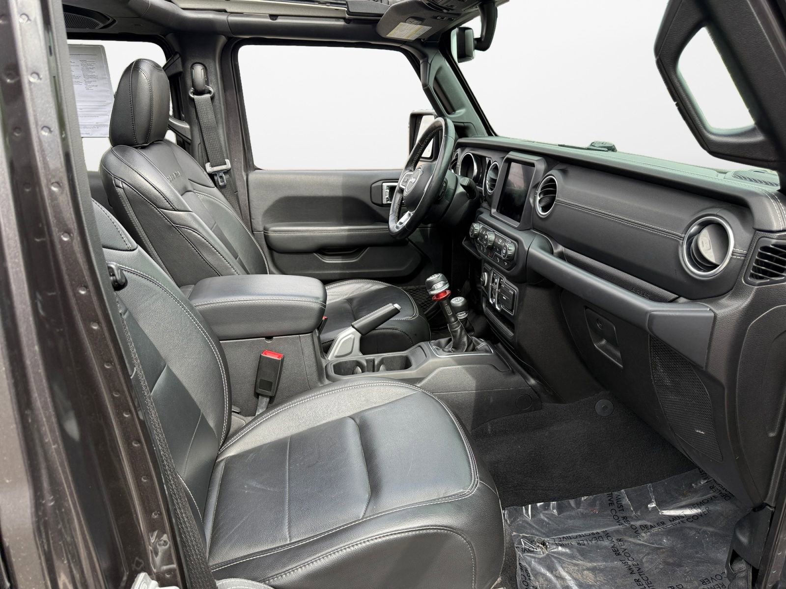 Used 2020 Jeep Wrangler Unlimited Sahara w/ Uconnect 4C Nav & Sound Group AWD/4WD image 15