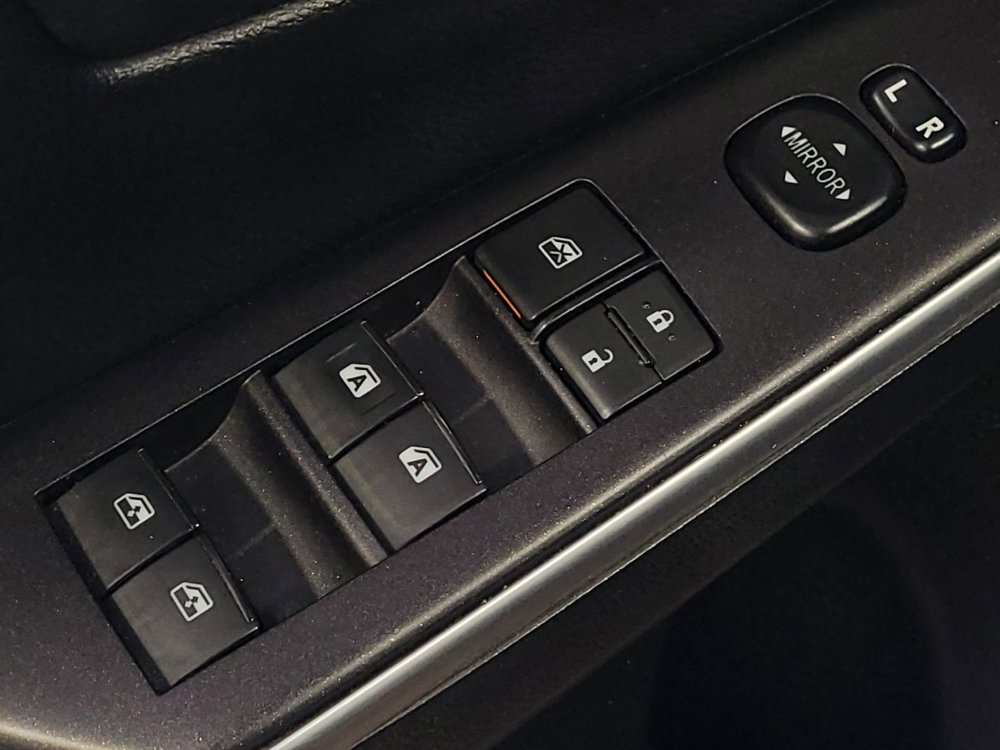 Used 2015 Toyota Camry SE FWD image 27