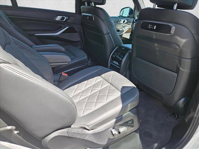 Certified 2024 BMW X7 xDrive40i w/ M Sport Package AWD/4WD image 18