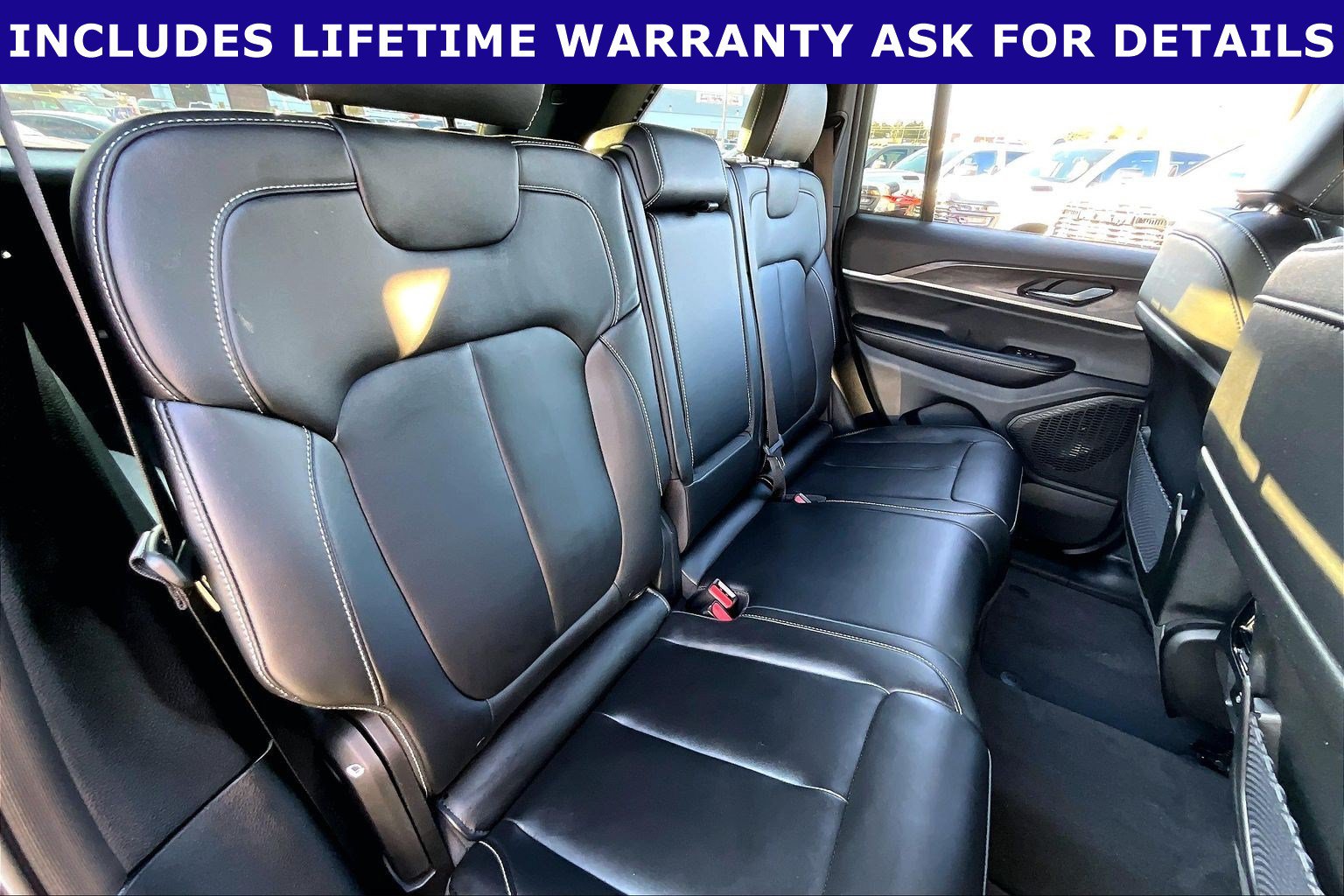 Used 2025 Jeep Grand Cherokee Limited AWD/4WD image 22