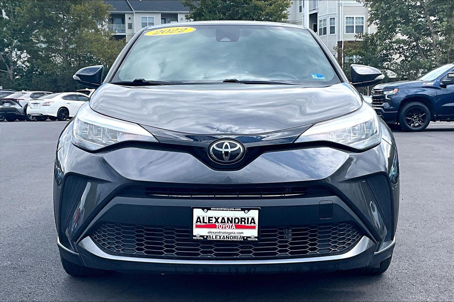 Used 2022 Toyota C-HR XLE FWD image 3
