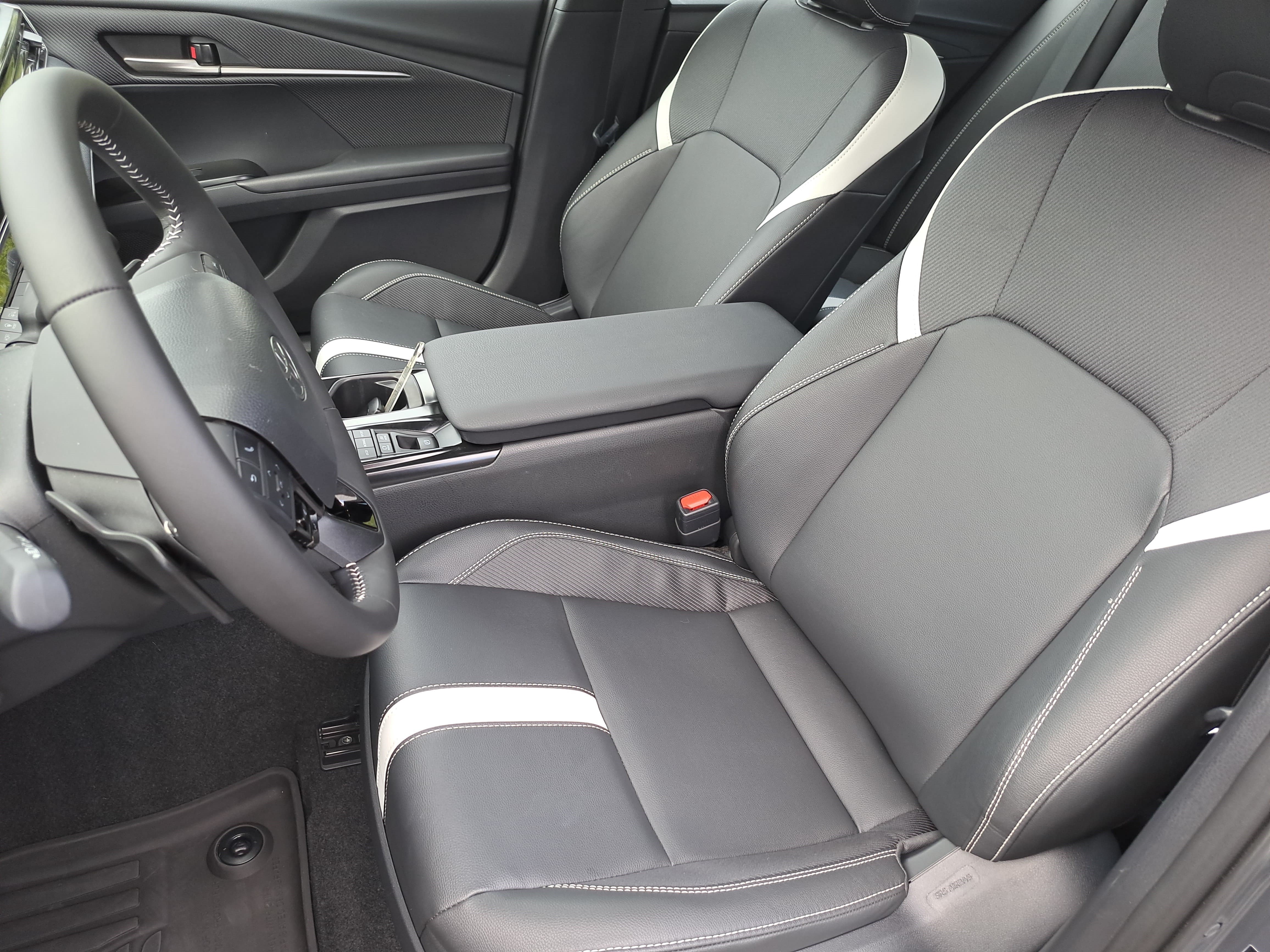 Used 2026 Toyota Camry SE w/ Convenience Package FWD image 14