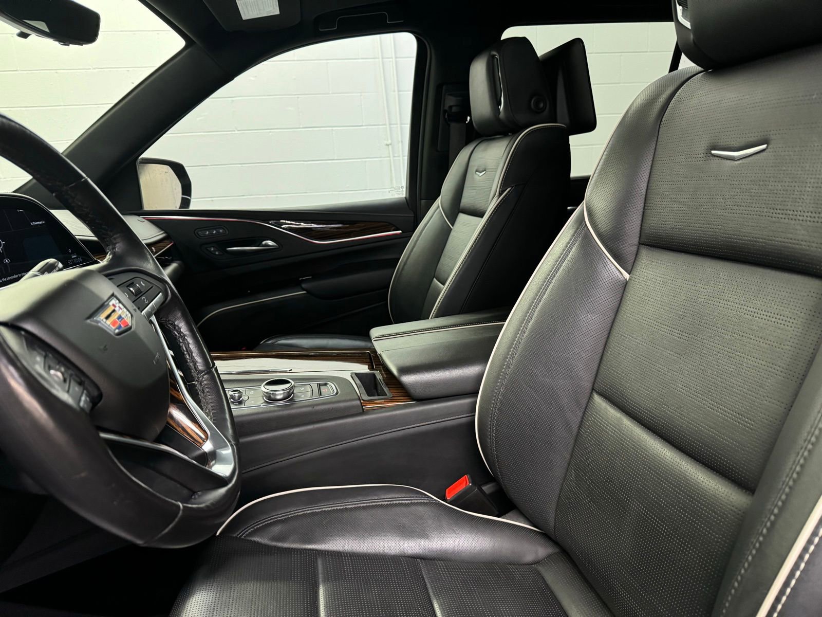 Used 2021 Cadillac Escalade Premium Luxury image 11