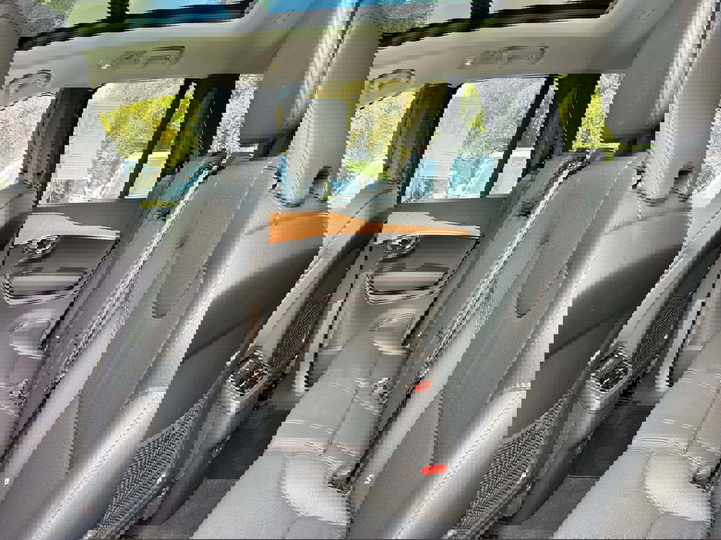 Certified 2025 Volvo XC90 B6 Ultra image 16