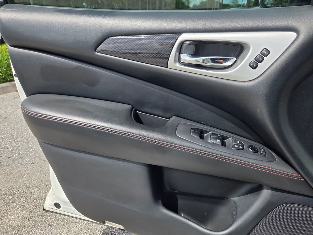 Used 2020 Nissan Pathfinder SL FWD image 23