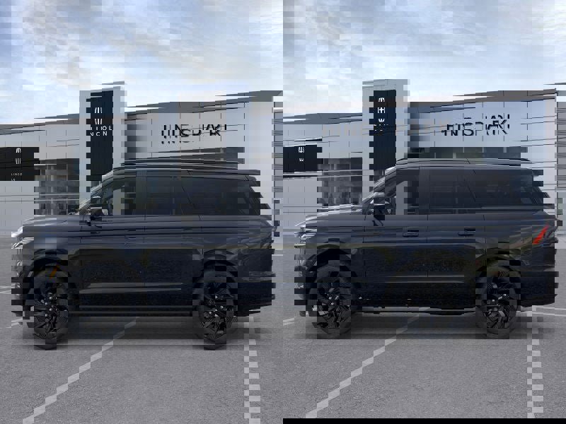 New 2026 Lincoln Navigator L Reserve w/ Jet Appearance Package image 3