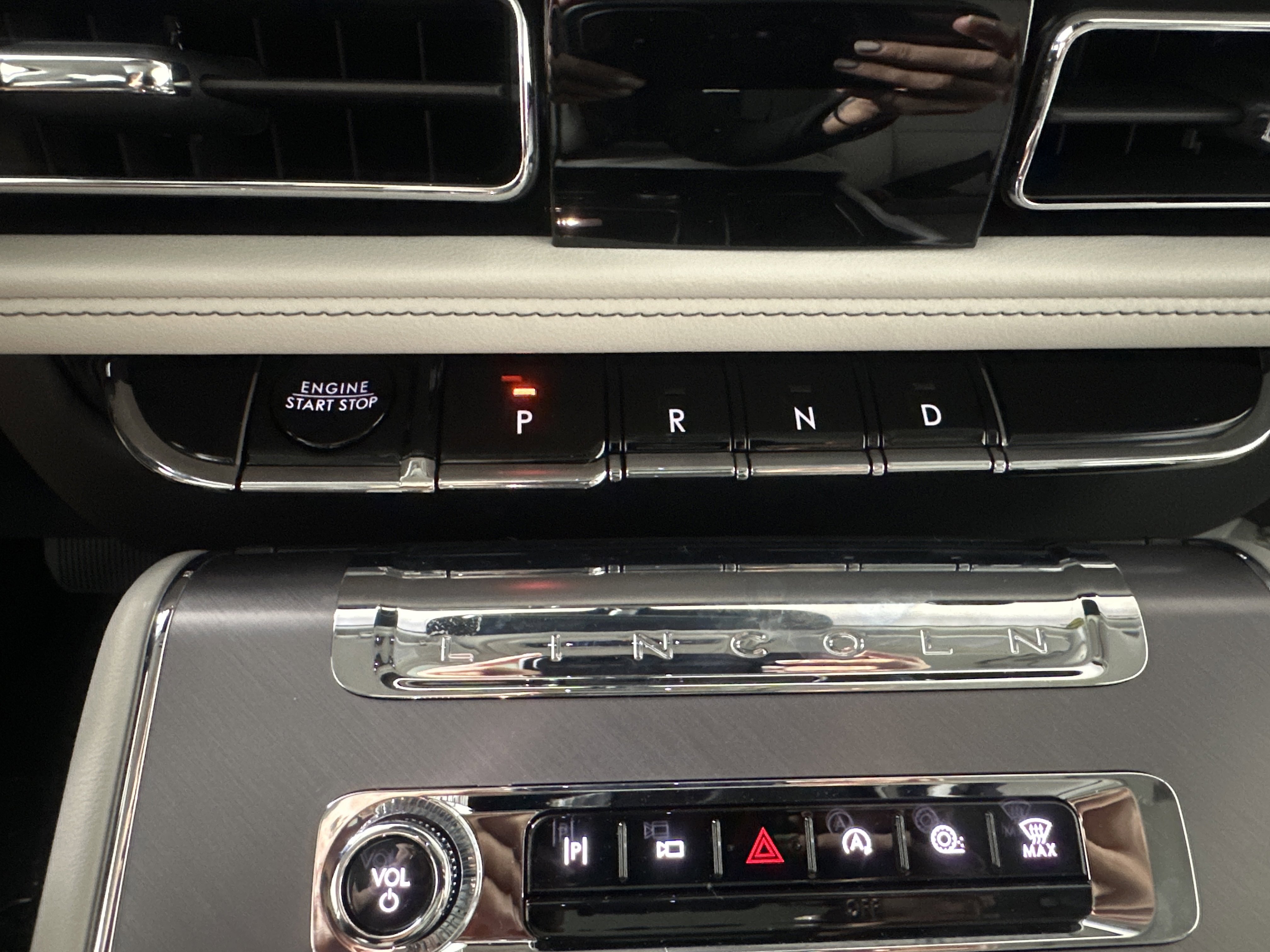 New 2025 Lincoln Aviator AWD image 19