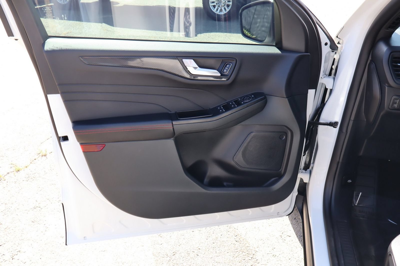 Used 2025 Ford Escape ST-Line w/ Equipment Group 301A FWD image 18