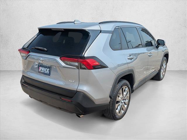 Used 2020 Toyota RAV4 XLE Premium FWD image 5