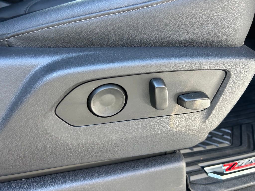 Used 2024 Chevrolet Silverado 3500 LTZ w/ LTZ Convenience Package image 57