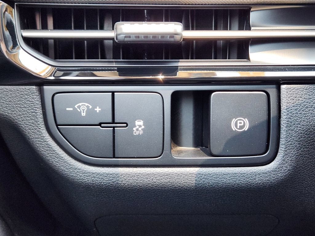 Used 2026 Kia Sportage LX FWD image 22