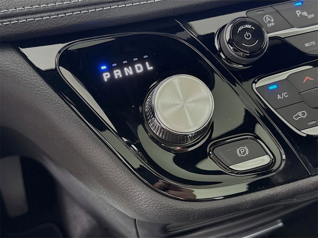 New 2026 Chrysler Pacifica Select image 18