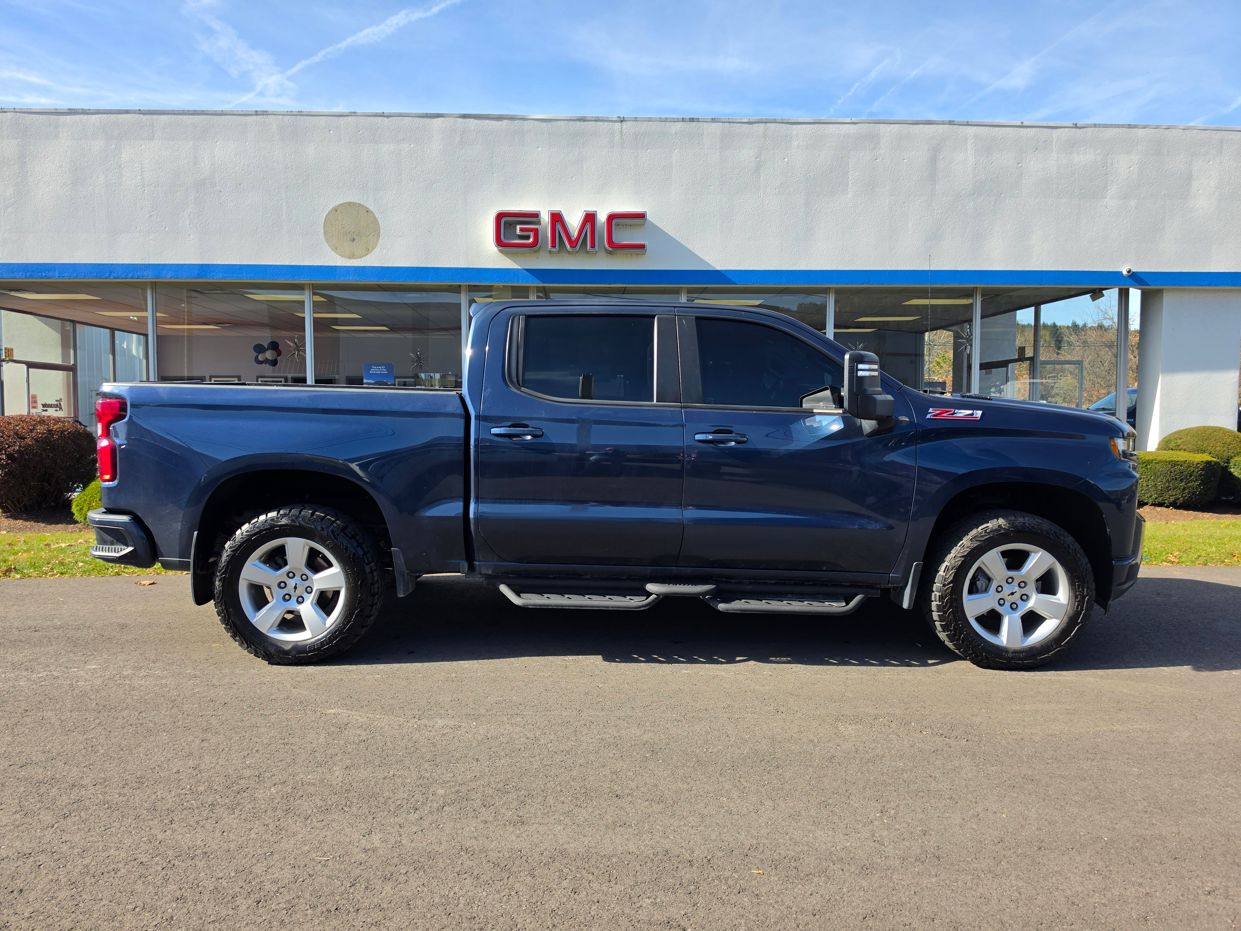Used 2021 Chevrolet Silverado 1500 RST AWD/4WD image 2
