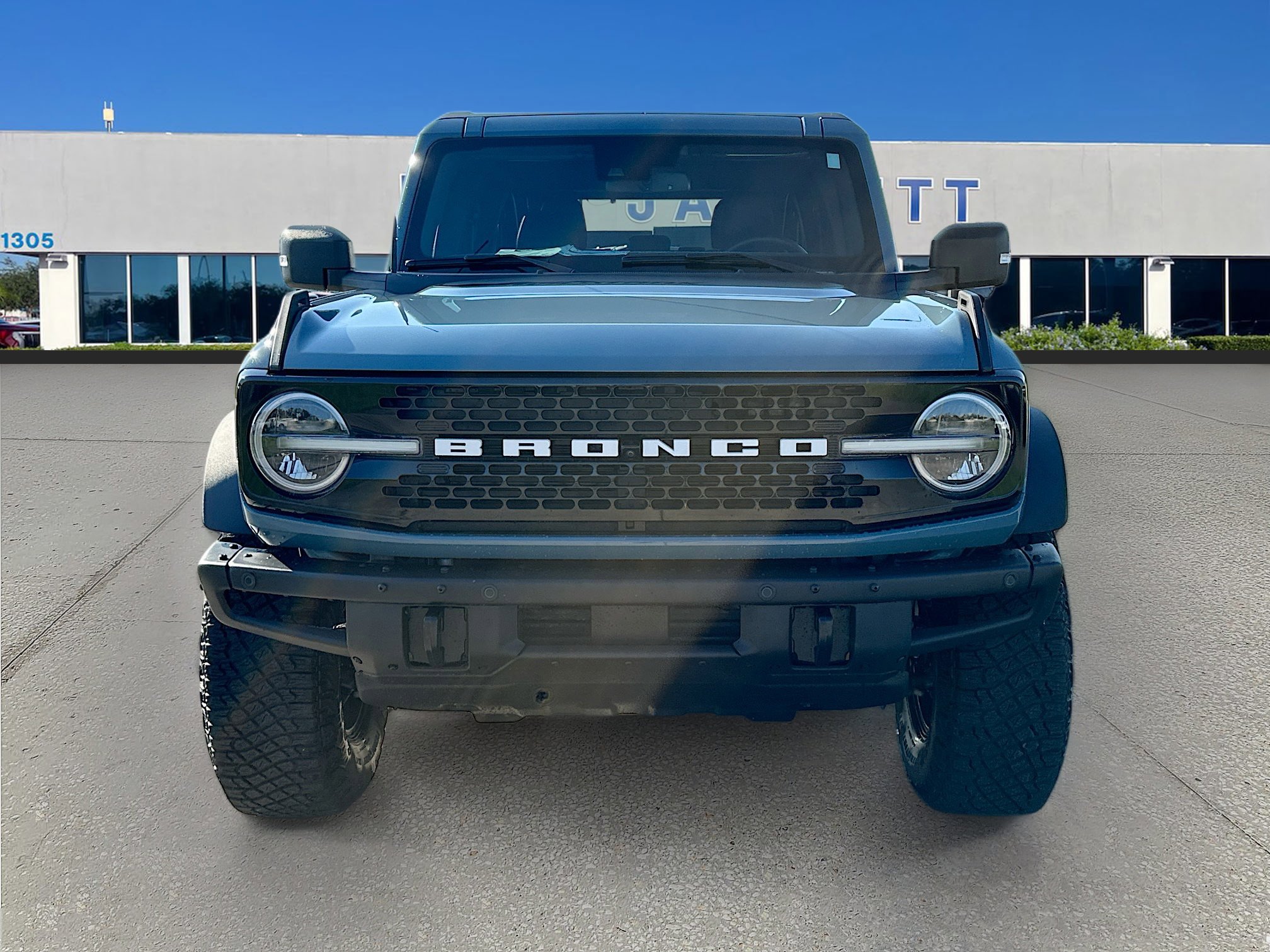 Used 2022 Ford Bronco Wildtrak image 2