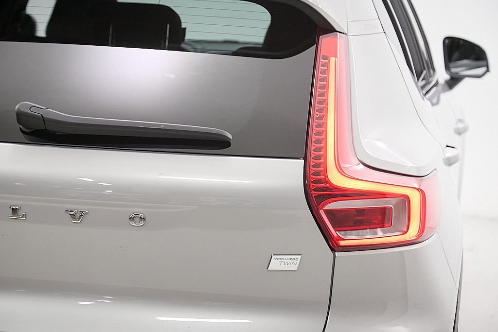 Certified 2023 Volvo XC40 Recharge Ultimate image 9
