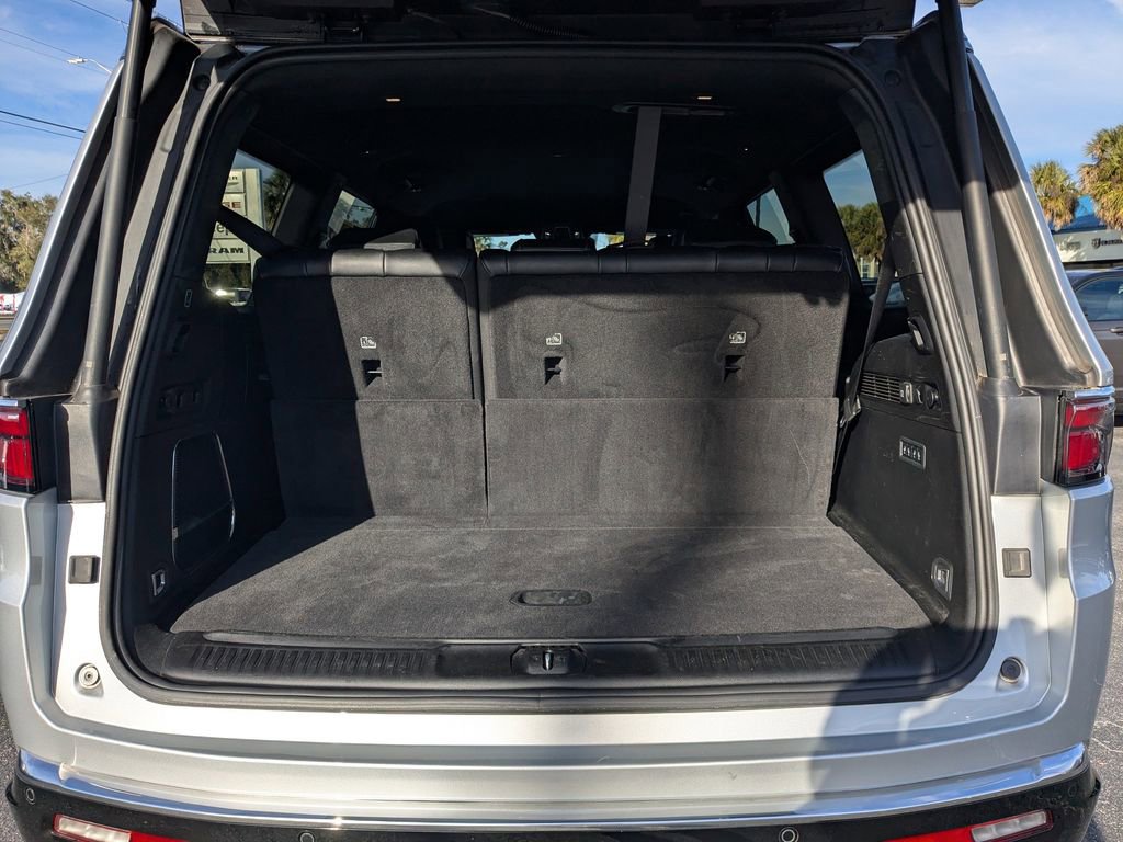 Used 2024 Jeep Wagoneer Series III image 13